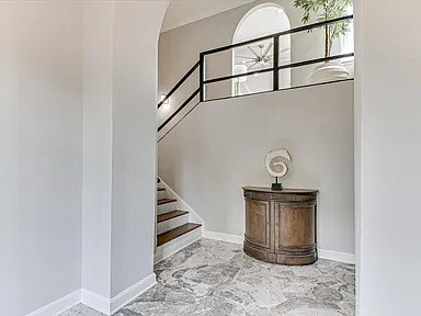 Staircase to Magnolia entry